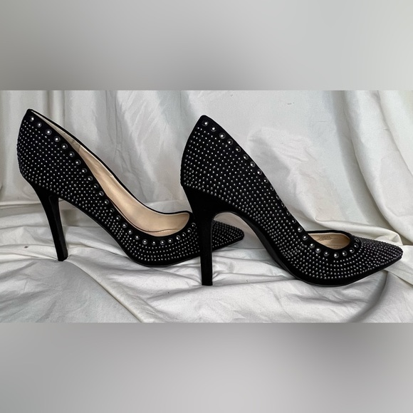 NWOB Jessica Simpson Black Faux Suede Pumps with Silver Studs - Picture 3 of 5